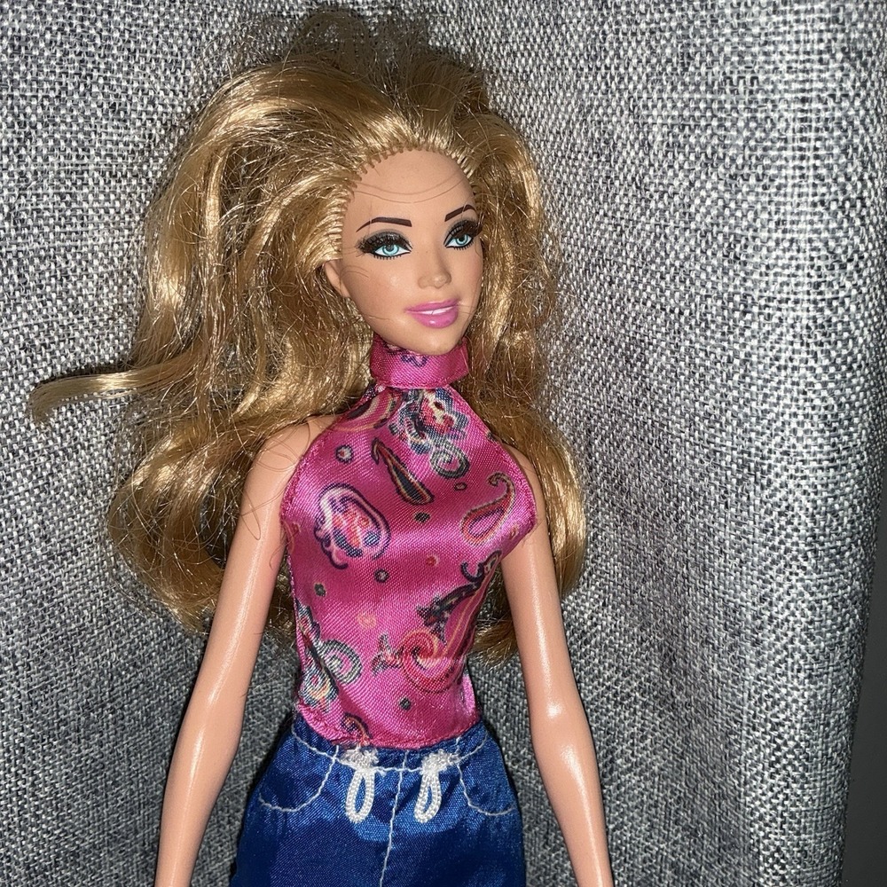 Blonde barbie doll Rooted Lashes Eyelashes Y2K Outfit Cargo Skirt‎ Halter Curls